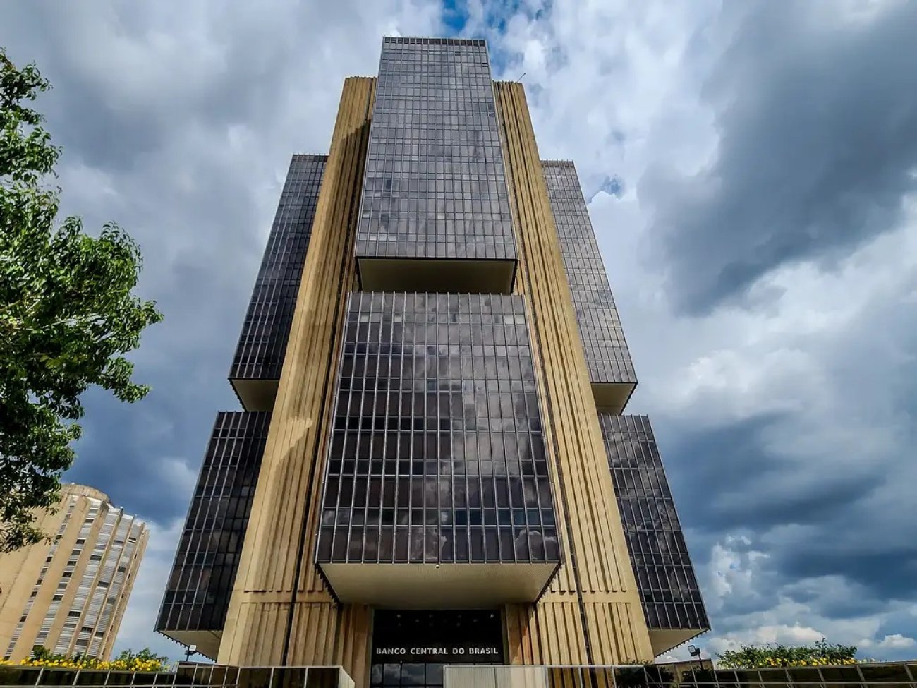 Dívida pública sobe para 80,4% do PIB: o que isso revela sobre gestão financeira e planejamento?